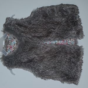 LITTLE GIRLS FAUX FUR SHELL VEST SIZE 4